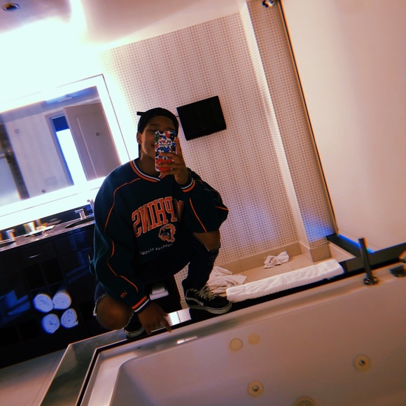 Meet your Posher, Karen - Picture 1 of 1